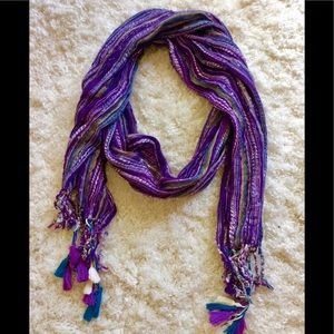 2/$ 10 ITEM 🚨 Purple tassel scarf
